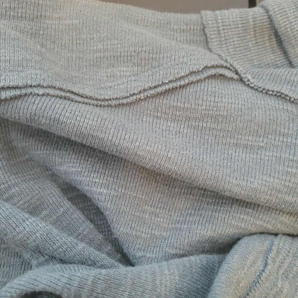 We The Free Blue Split-Back Turtleneck Tunic Sweater Size Small A8 - Picture 10 of 11